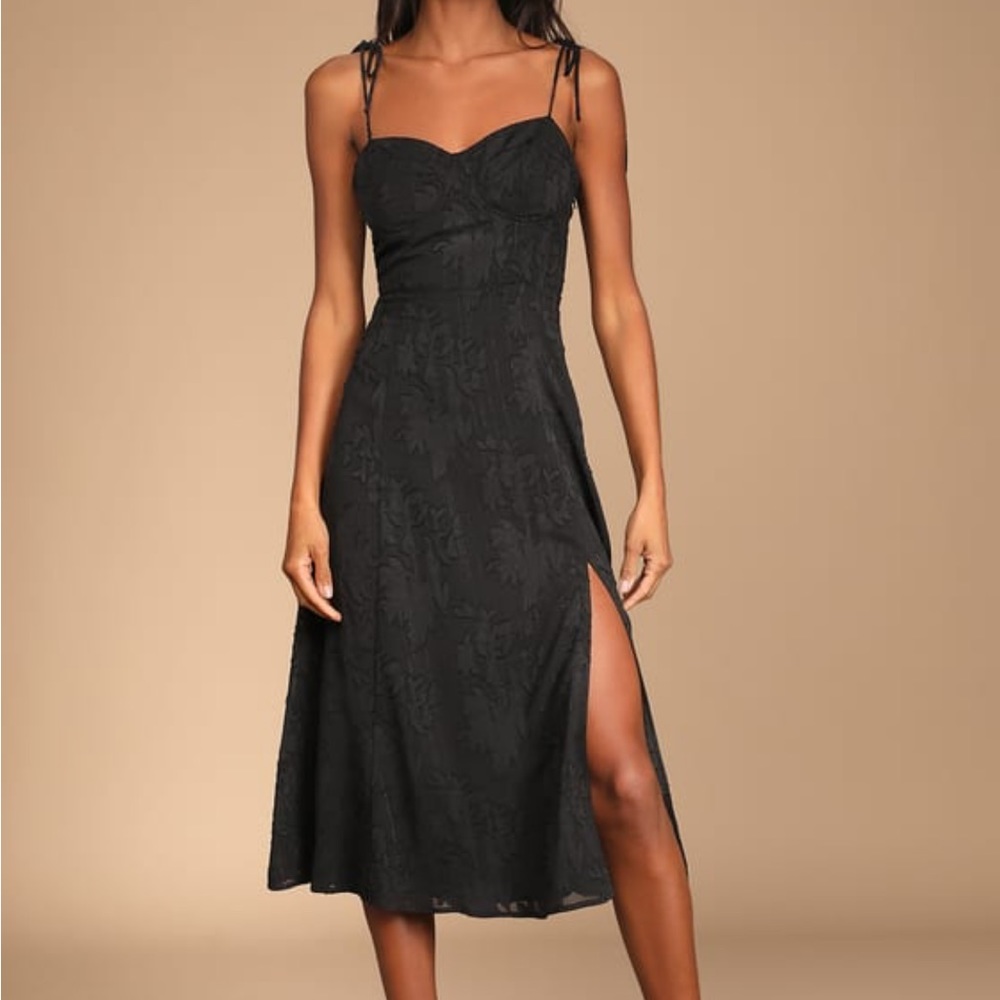 Lulus - Loveliest Looks Black Floral Jacquard Tie-Strap Midi Dress